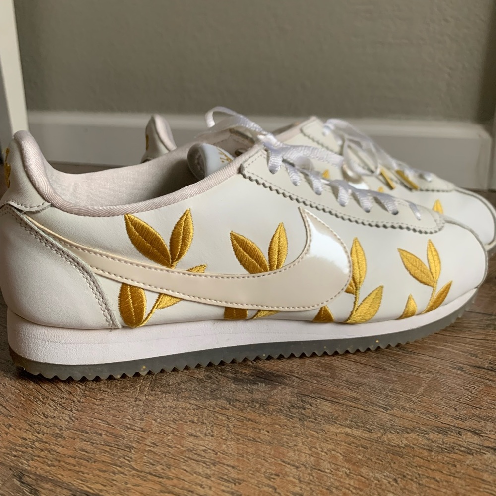 Nike Cortez gold leaf sneakers women’s size 9.5
